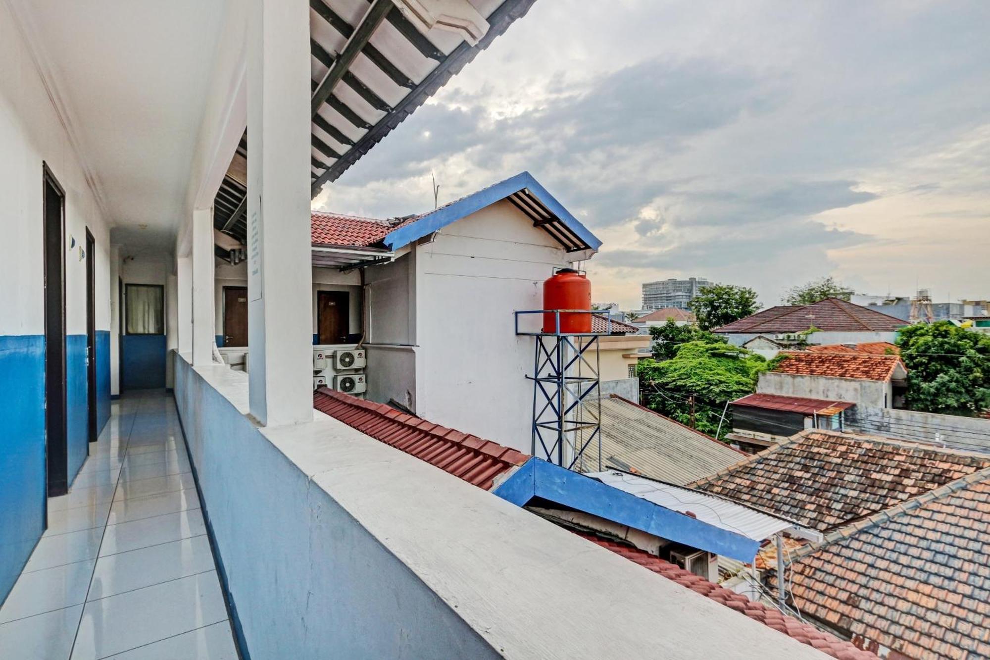 Super Oyo 90426 Near Mall Ciputra 2 Semarang Exterior foto